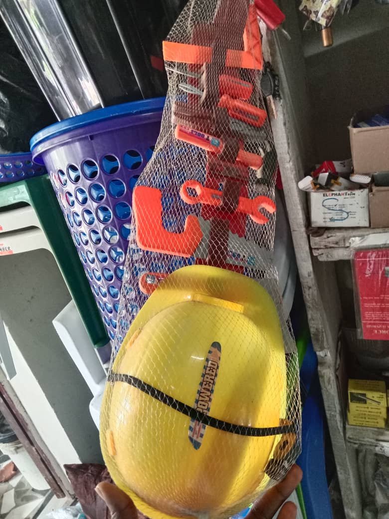 Complete Kid Engineer Play Set With Helmet And Waist Belt