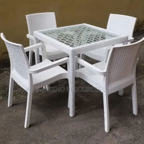 Malibu Basket Table And Basket Chairs - White