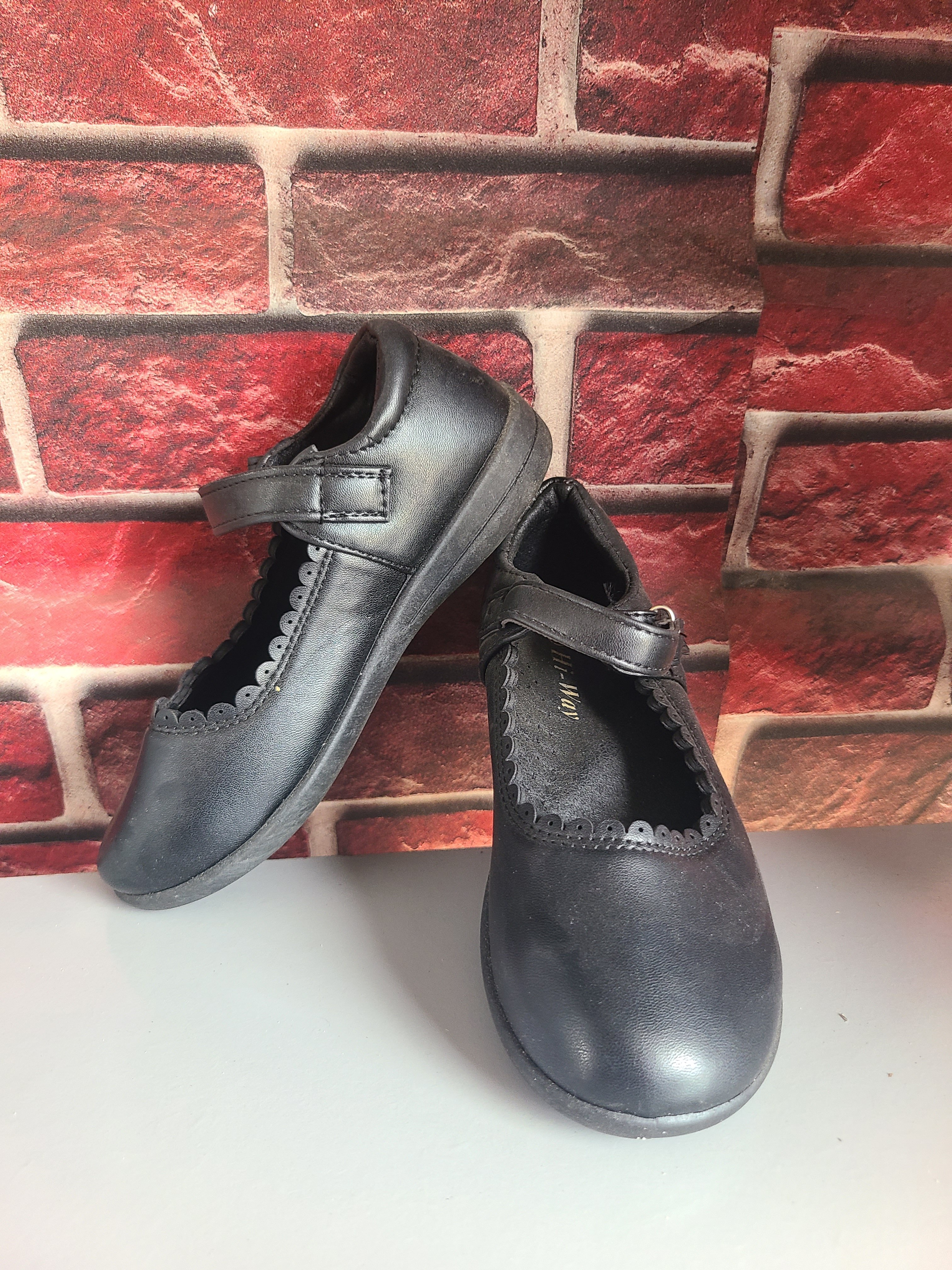 Girl's Back To School Shoes Size (31)