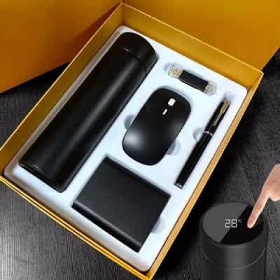 Corporate Gift Set With Powerbank / Pen / Flashdrive / Mouse & Temperature Flask - Black