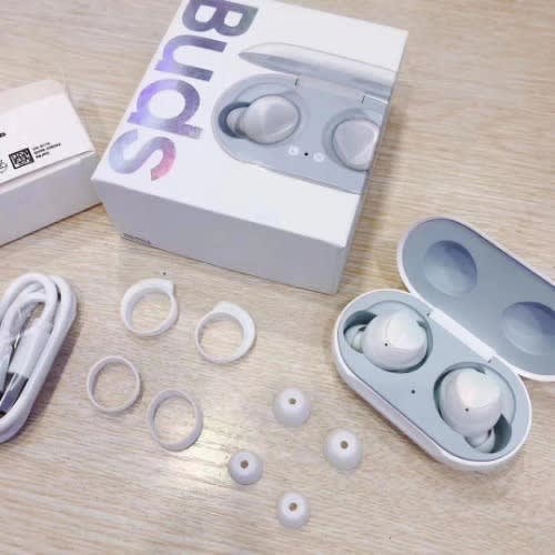 Akg Buds+ Bluetooth Earbuds With Wireless Chargeable Case - White