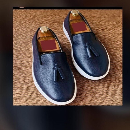 Tussle Sneakers Shoe