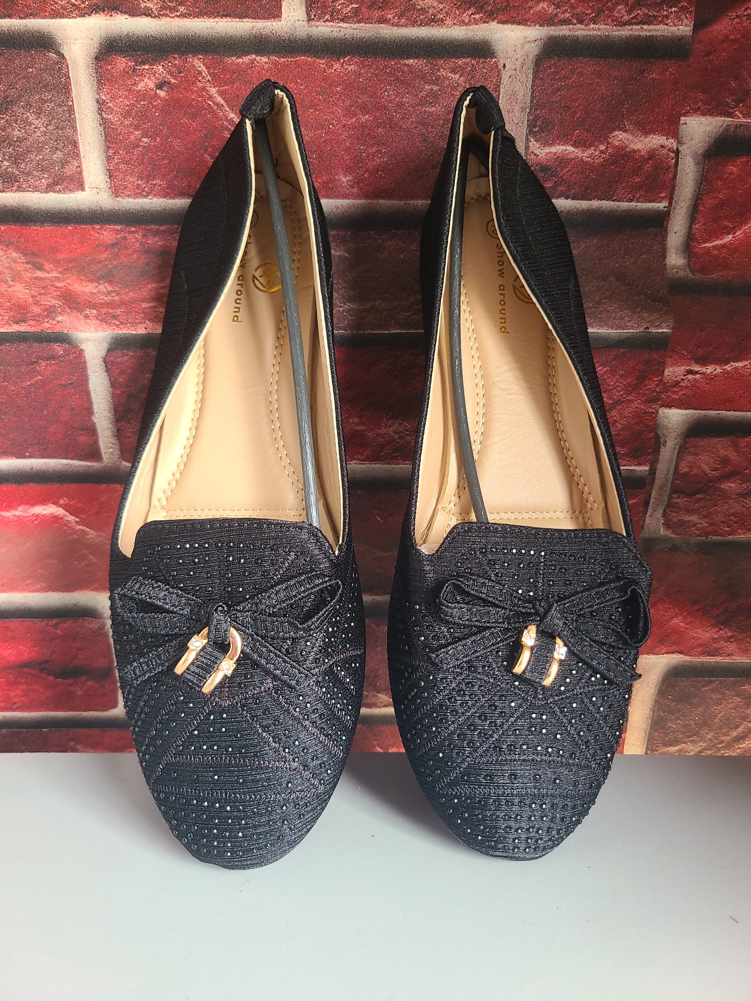 Beautiful Ladies Flat Shoe - Black sIZE (43)