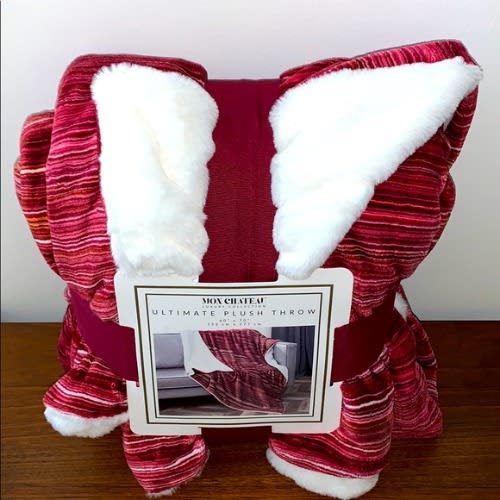 Mon Chateau Ultimate Plush Throw - 60x70&rdquo;-  Red Orange