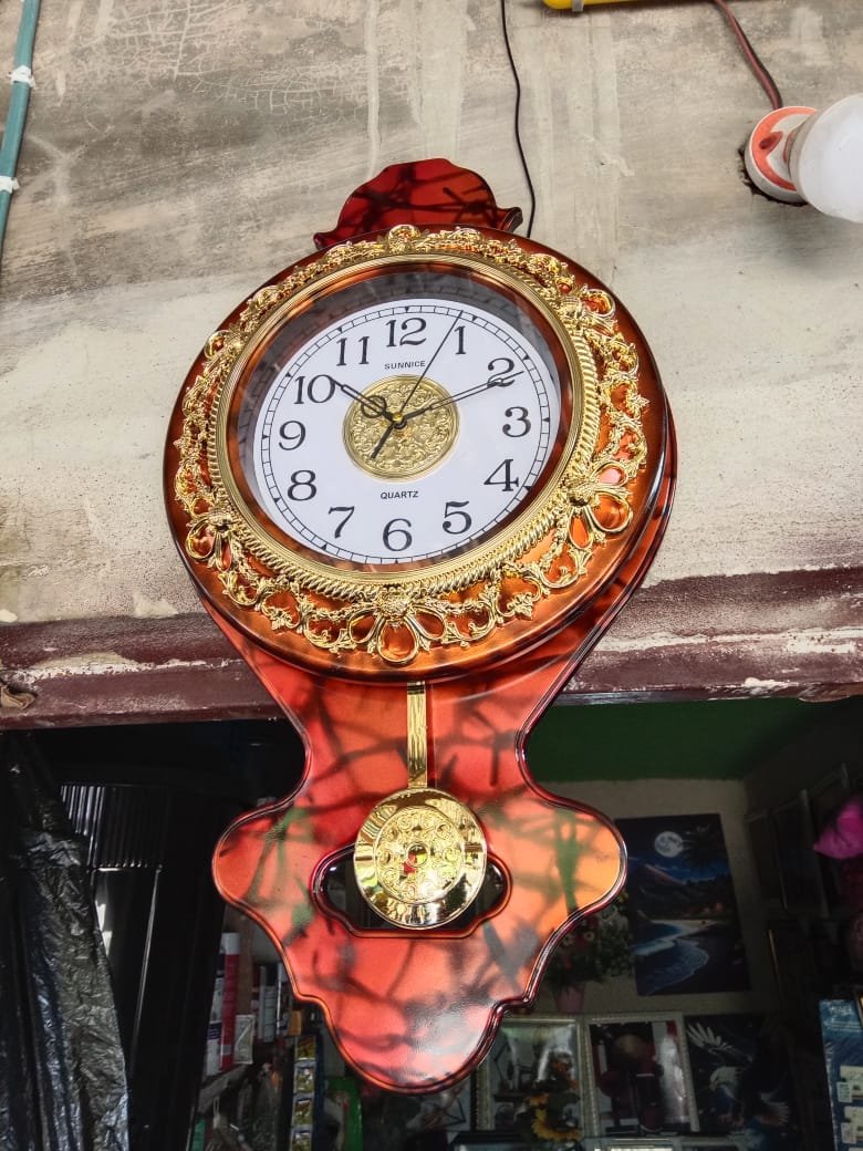 Beautiful Royal Wall Clock