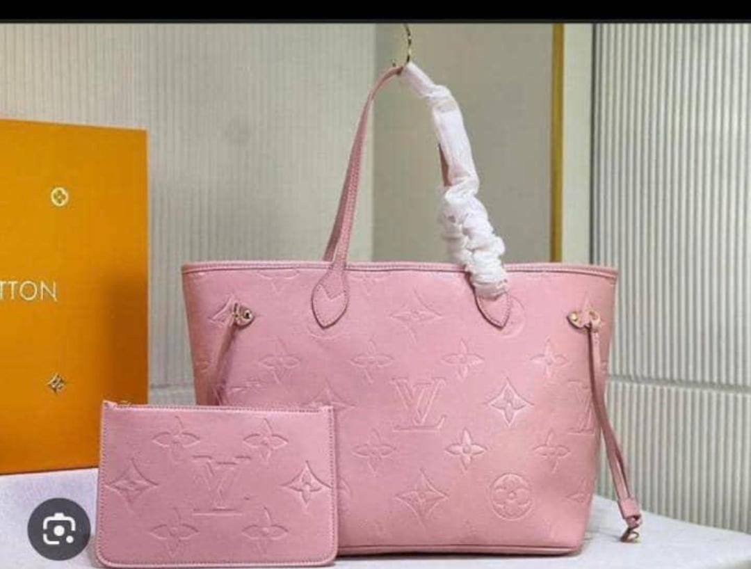LV LUXURY HANDBAG.