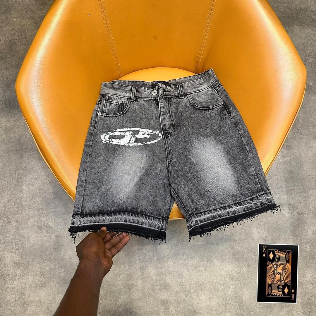 HIGH QUALITY SHORT DENIM JEAN FOR MEN.