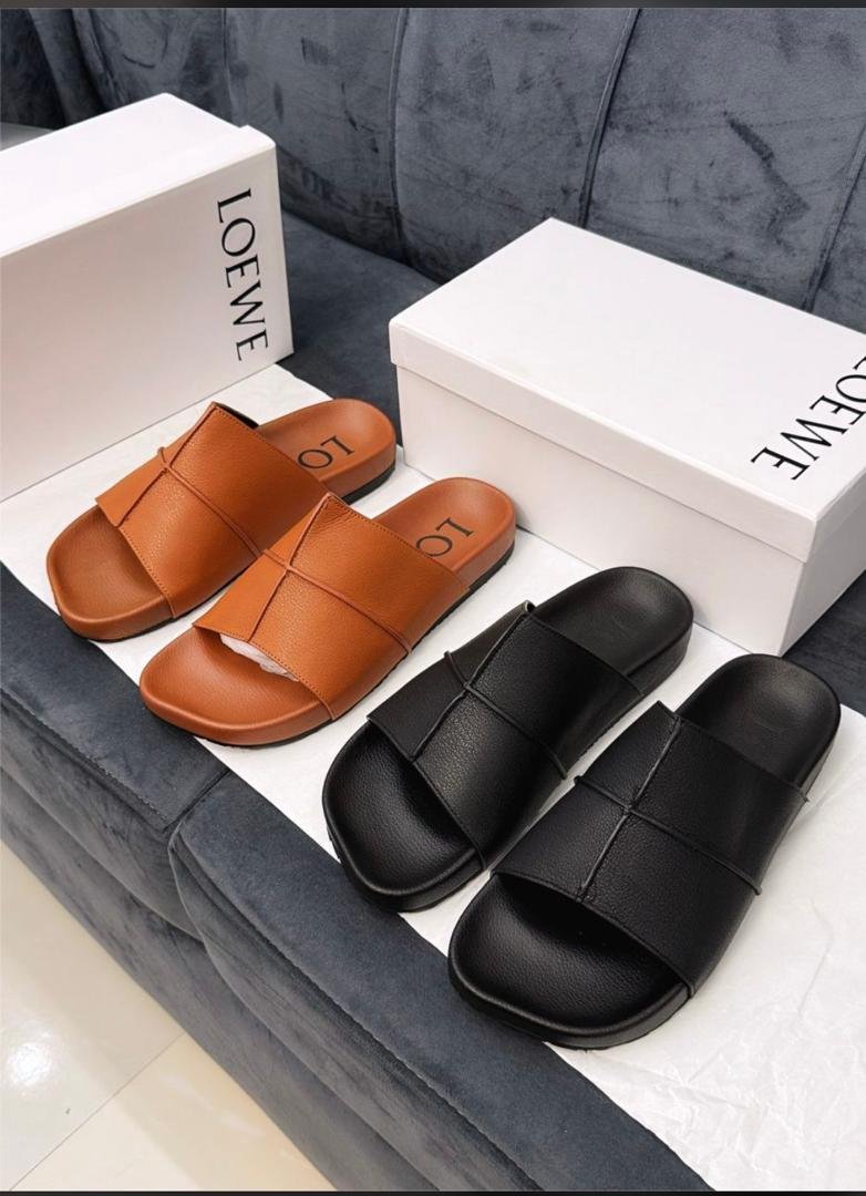 Original Loewe Leather Slippers Collections in 3 Designs