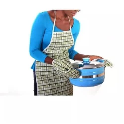 Kitchen Apron With Pot Holder And Mittens