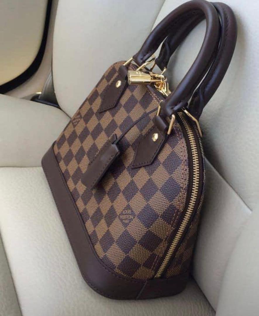 LV LUXURY HANDBAG.