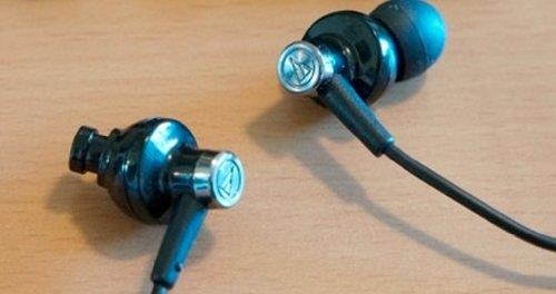 8pcs 4 Small and 4 Large Black Soft Triple Flange Replacement Eartips Earbuds Set for Audio-Technica CK Series CKS Series CKM Series CKL Series CKF Series and ANC Series In-Ear Earphones Headset