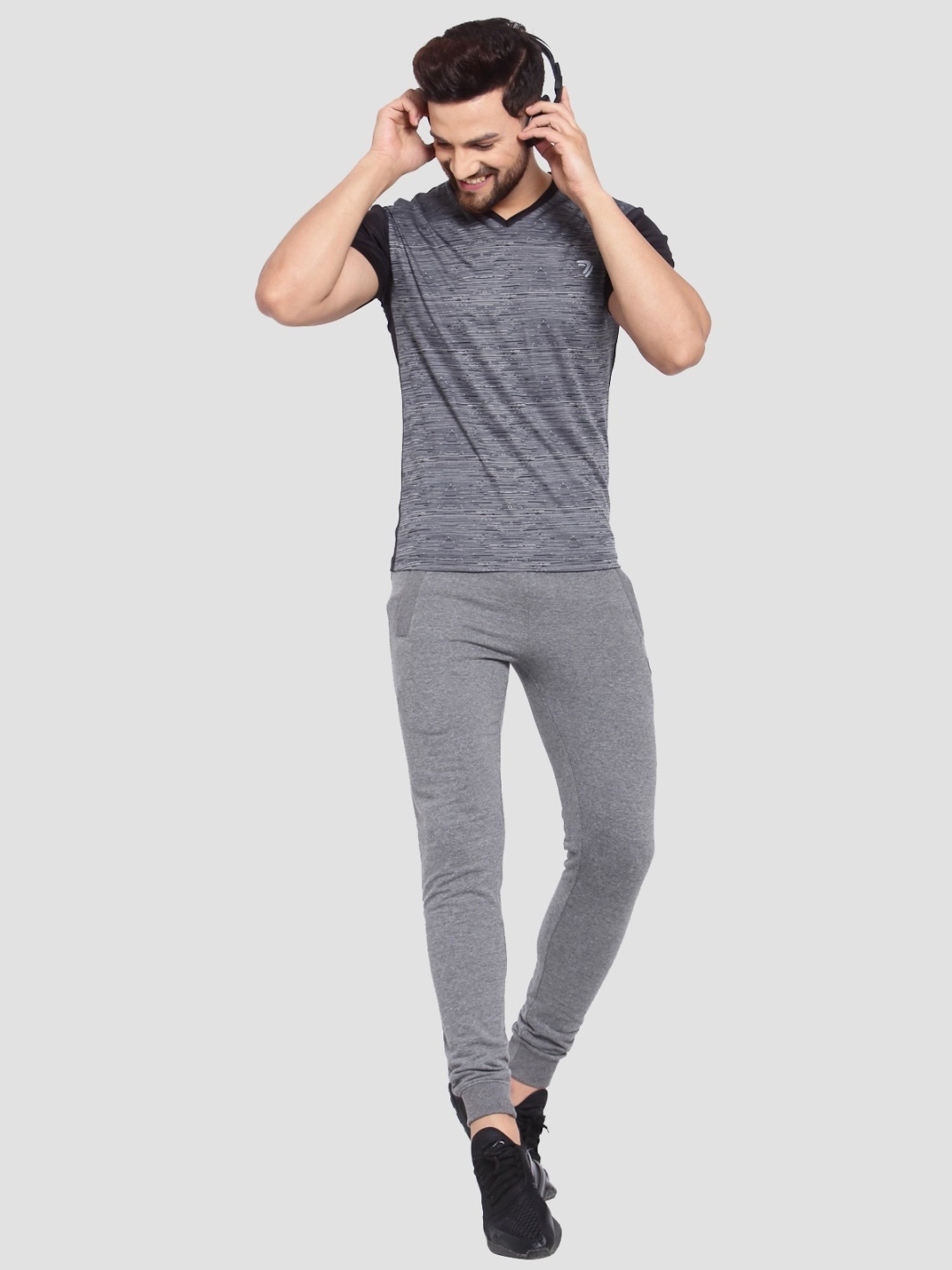 Sporto Mid Black Regular Fit Self Pattern Sports T-Shirt