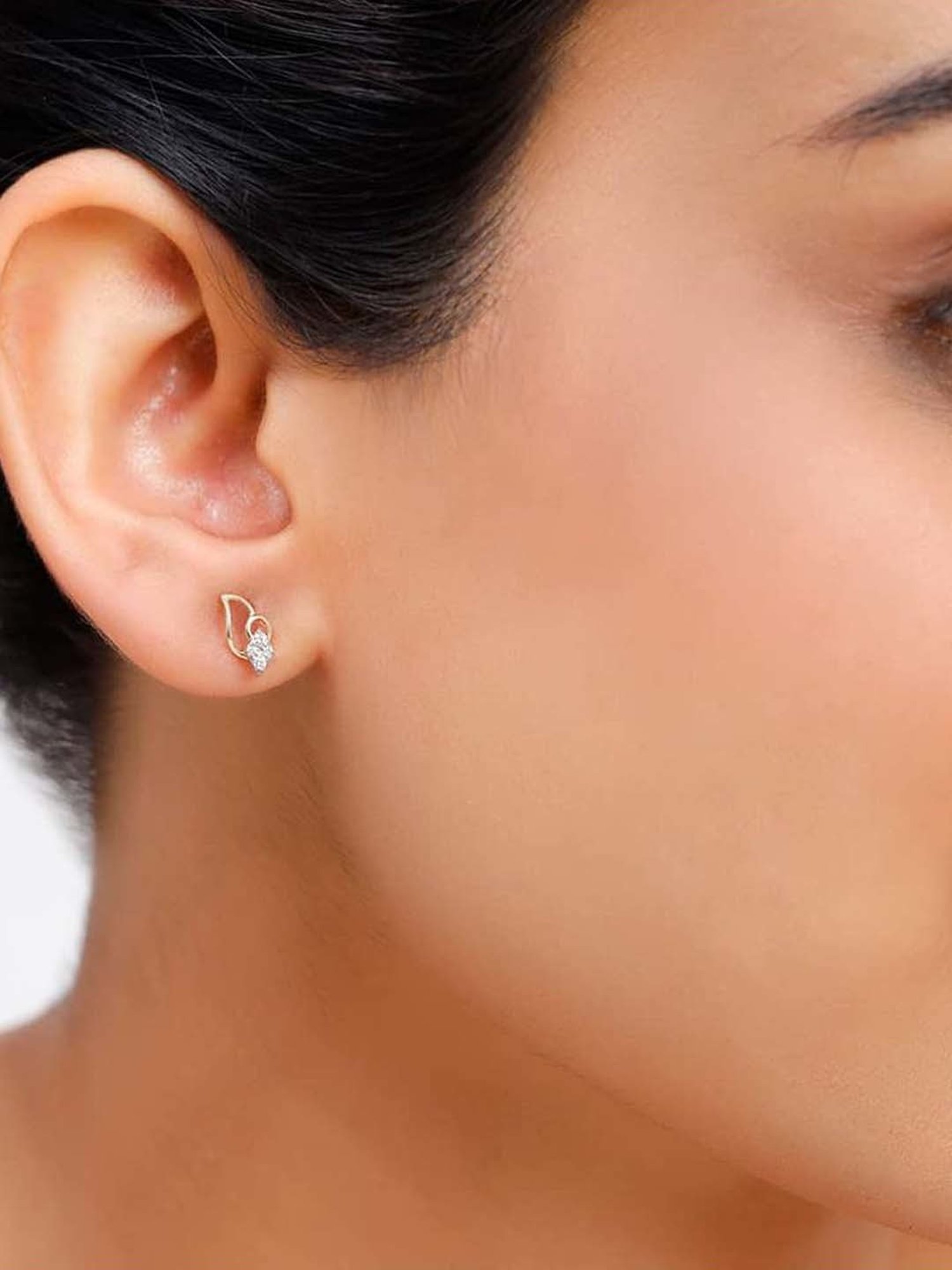 Mia By Tanishq Nature's Finest 14k Gold Twinkling Petal Stud Earrings