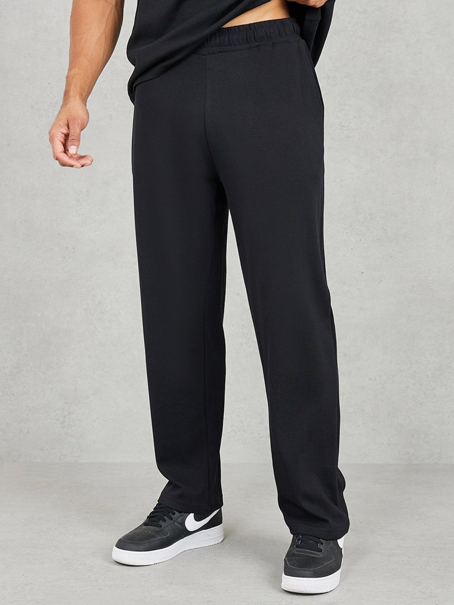 Styli Black Relaxed Fit Printed Oversized T-Shirt & Trackpants Set
